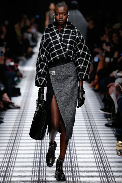 Look 2